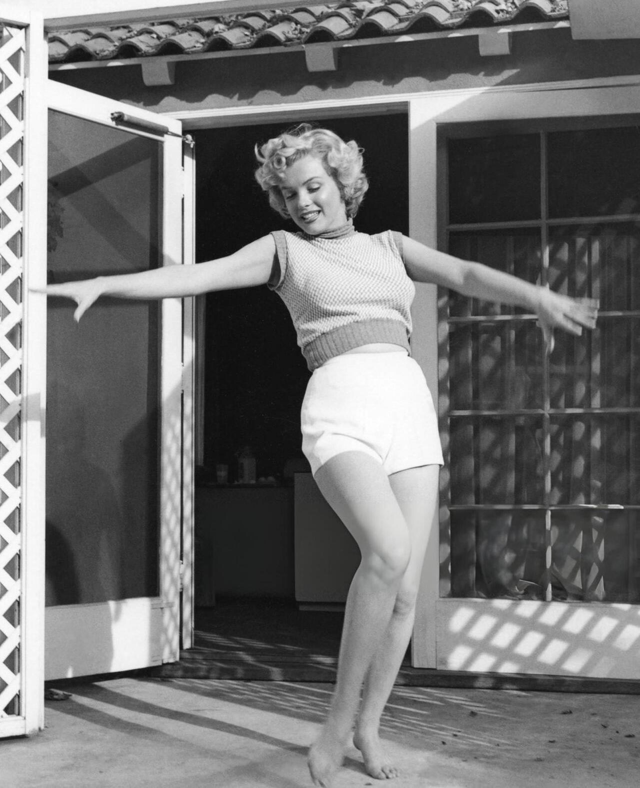 Privacy
Her hotel alias was Zelda Zonk. To check in anywhere without causing a scene, Monroe used the name Zelda Zonk. The sheer absurdity of it and the fact that it worked, says everything about the exhausting double life she led Privacy
Her hotel alias was Zelda Zonk. To check in anywhere without causing a scene, Monroe used the name Zelda Zonk. The sheer absurdity of it and the fact that it worked, says everything about the exhausting double life she led